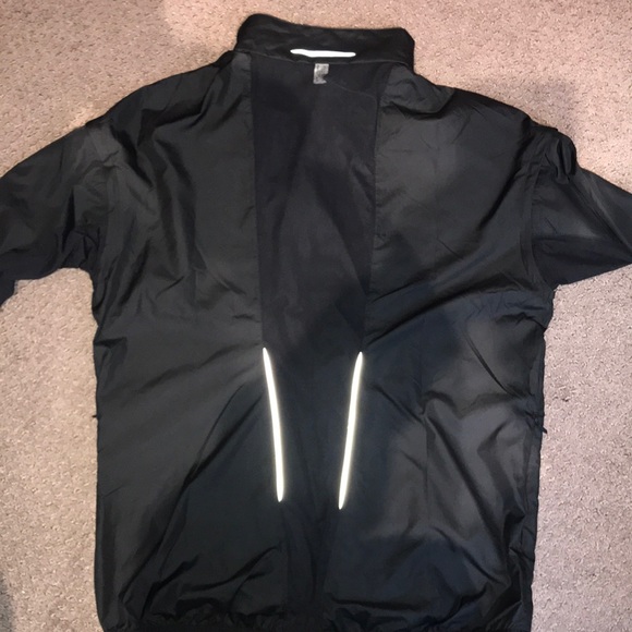under armour running jacket - Picture 3 of 4